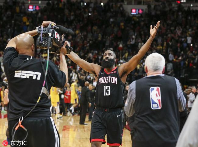 佐拉：当年有幸和马拉多纳一起练习任意球，让我能力明显提升（佐拉忆与马拉多纳共练任意球：我的能力因此大幅提升）