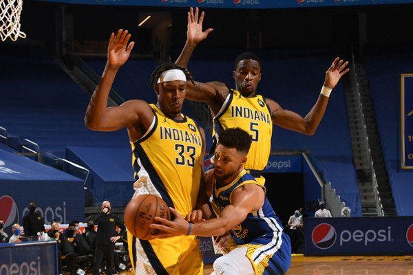 教练夸他“像黄金一样重要”（教练：他的重要性堪比黄金）