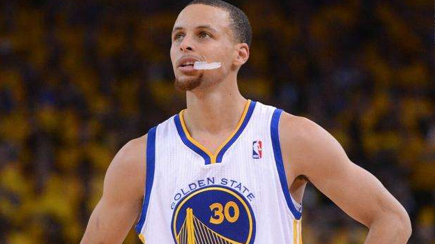 足球训练如何科学安排？（足球训练的科学规划指南）