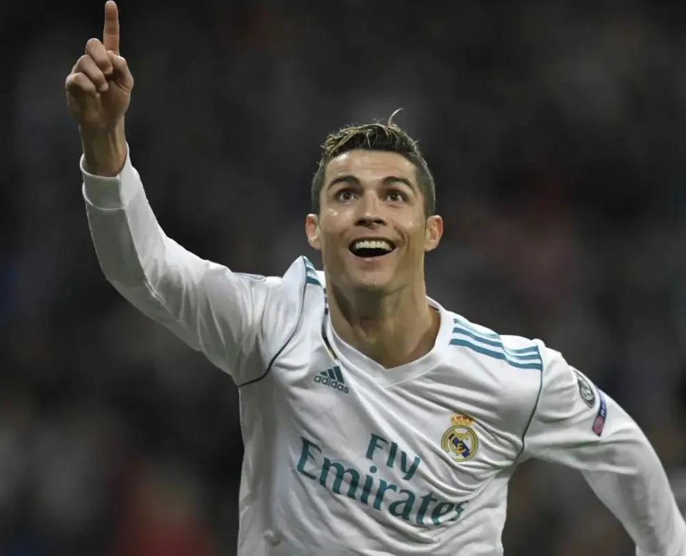 拜仁慕尼黑迎战里斯本竞技：欧冠小组赛终极对决（欧冠小组赛巅峰之战：拜仁慕尼黑对阵里斯本竞技）