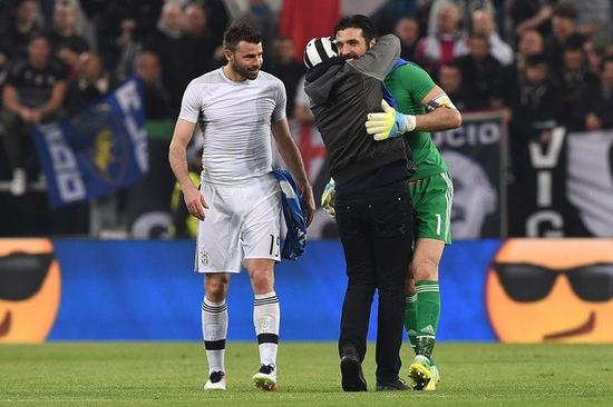 米兰名宿舍普琴科：莱奥可以在我那支米兰立足，能不能首发就不好说了