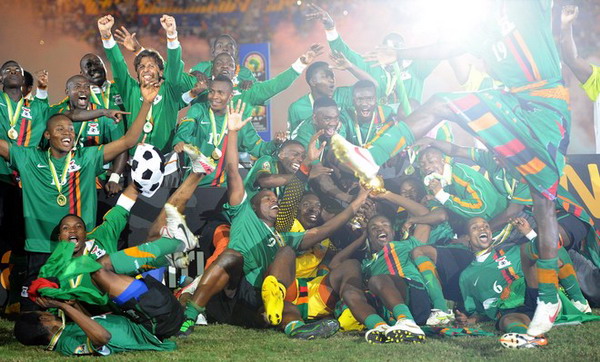 记者：因伤落选的马斯坦托诺仍加入阿根廷队的训练营（记者：尽管因伤未入选，马斯坦托诺仍赴阿根廷队训练营）