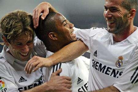 随着梁靖崑+王楚钦2-1获胜，成都混合团体世界杯！国乒8-4德国队（梁靖崑／王楚钦2-1告捷，国乒在成都混合团体世界杯以8-4击败德国）